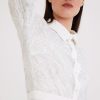 ⁦שמלת תחרה רקומה כסף, לבן⁩ – תמונה ⁦3⁩